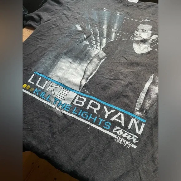 Luke Bryan Concert Tee Kill The Lights Tour 2017 Size Medium 100% Cotton - Picture 5 of 8